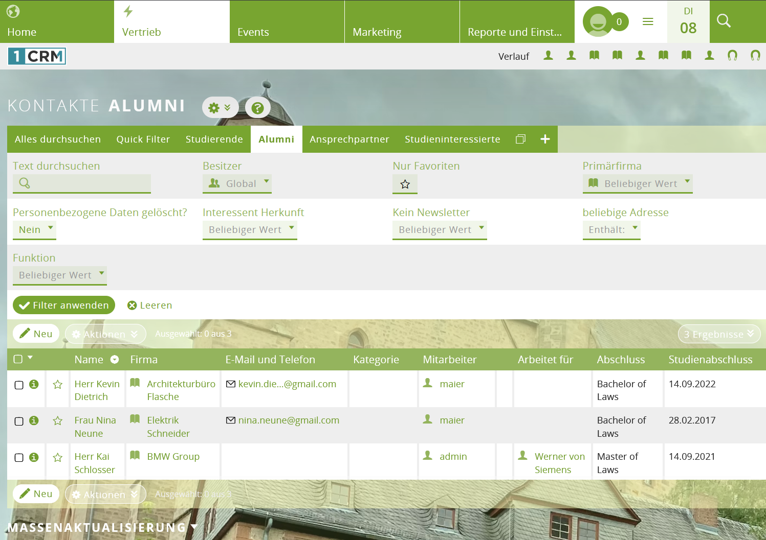 Alumni im Hochschul-CRM managen